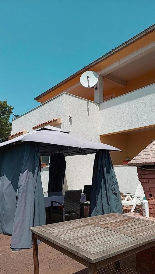 Apartmani Katarina Mundanije Екстериор снимка