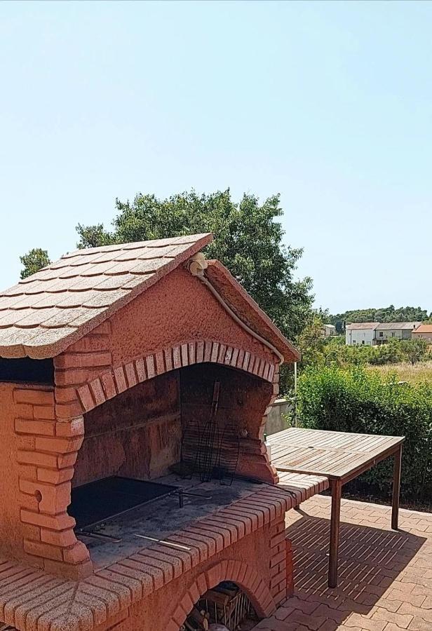 Apartmani Katarina Mundanije Екстериор снимка