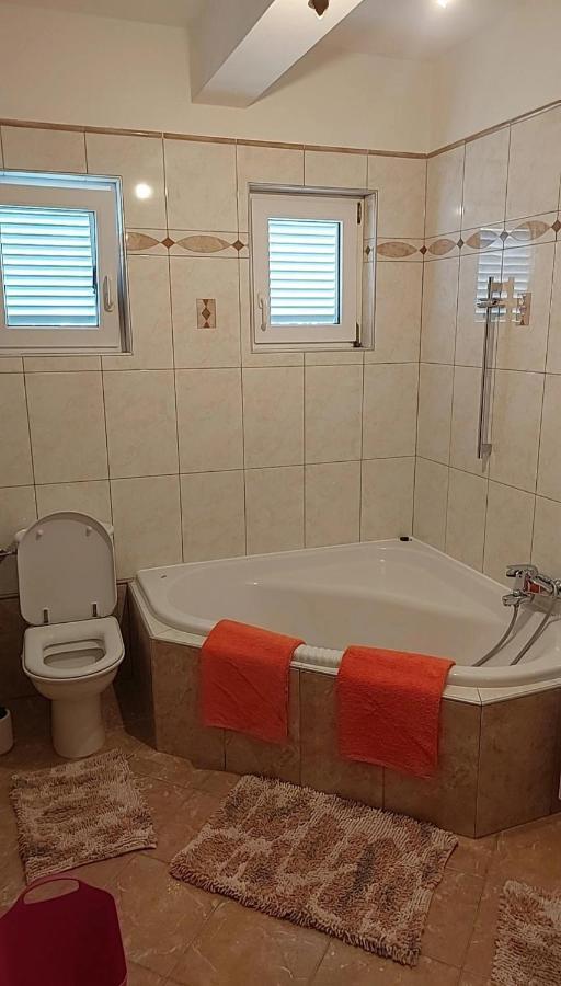 Apartmani Katarina Mundanije Екстериор снимка