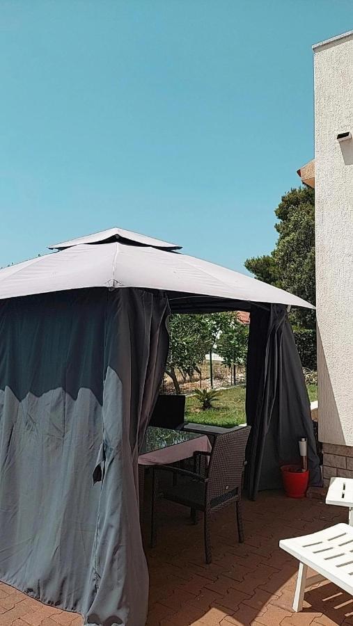 Apartmani Katarina Mundanije Екстериор снимка