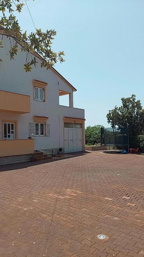 Apartmani Katarina Mundanije Екстериор снимка